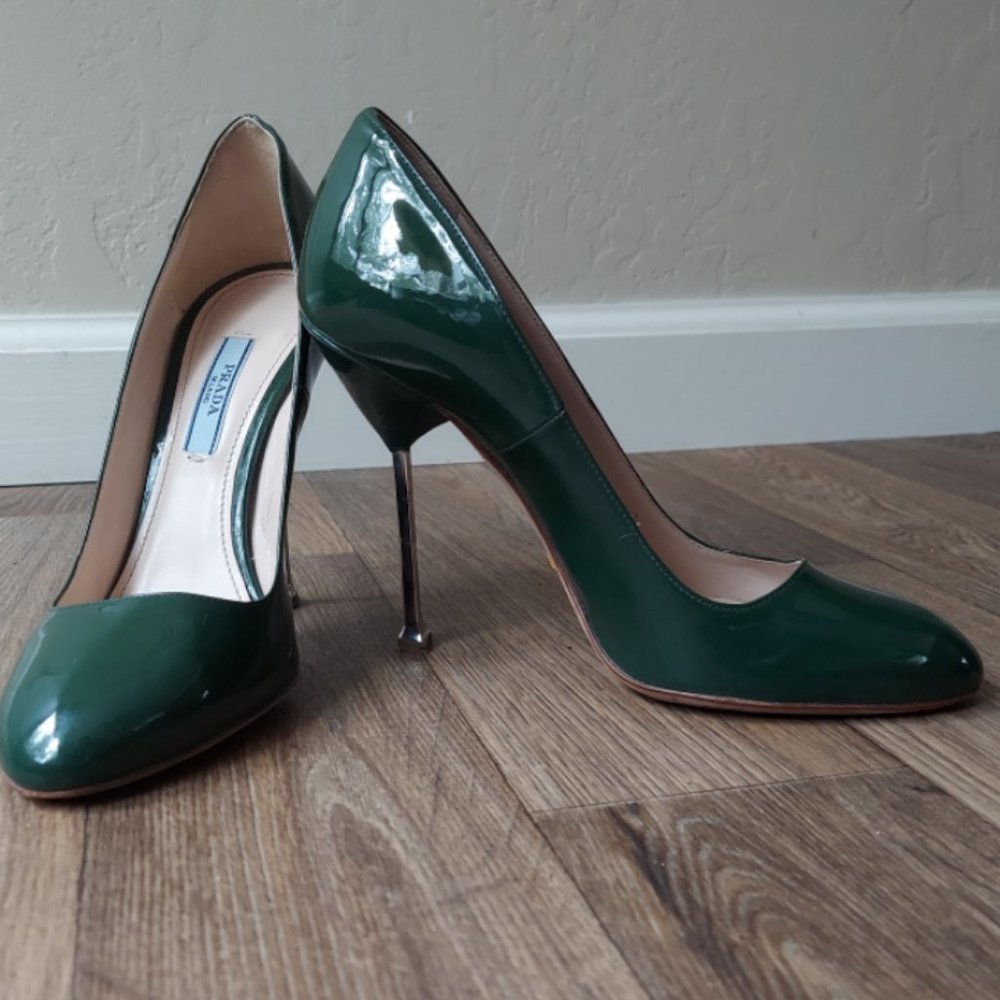Prada pumps 37